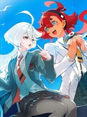 创作者访谈专栏更新的资讯配图,访谈提纲铺在桌面上